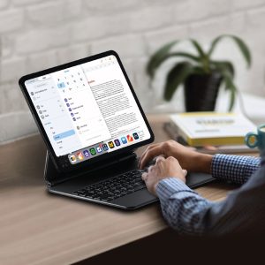 Smartix Premium Magnetic Backlit Keyboard with Trackpad for iPad Pro 11-inch (M4) - Image 5